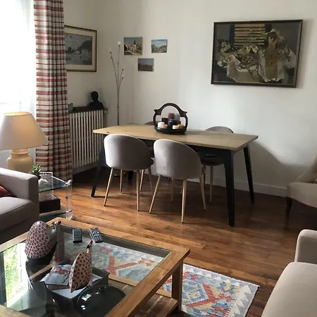 With Terrace Near Paris * Neuilly-sur-Seine